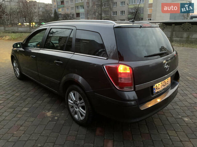 Серый Опель Астра, объемом двигателя 1.69 л и пробегом 294 тыс. км за 5000 $, фото 8 на Automoto.ua