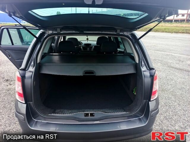 Опель Астра 2009 в Харькове на Automoto.ua Серый Опель Астра, объемом двигателя 1.6 л и пробегом 205 тыс. км за 5300 $, фото 1 на Automoto.ua