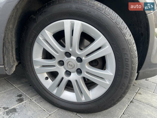 Опель Астра 2009 в Луцке на Automoto.ua Серый Опель Астра, объемом двигателя 1.6 л и пробегом 198 тыс. км за 6500 $, фото 14 на Automoto.ua