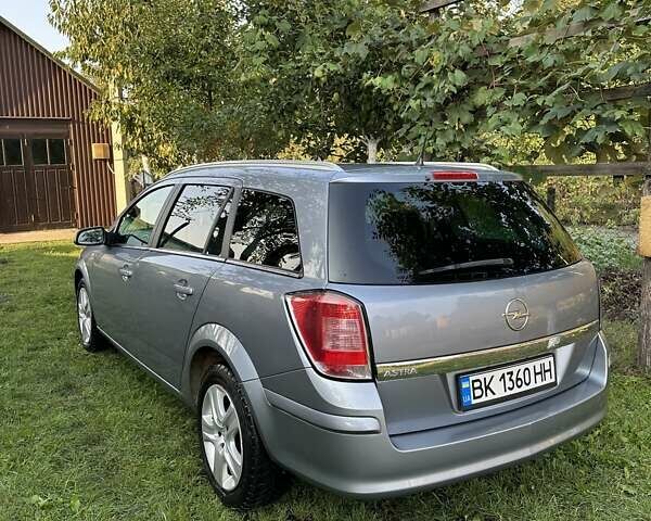 Опель Астра 2009 в Вараш (Кузнецовск) на Automoto.ua Серый Опель Астра, объемом двигателя 1.6 л и пробегом 244 тыс. км за 6400 $, фото 5 на Automoto.ua