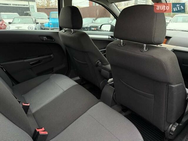 Серый Опель Астра, объемом двигателя 1.6 л и пробегом 218 тыс. км за 5900 $, фото 17 на Automoto.ua