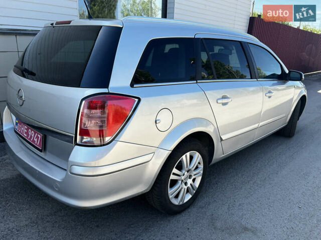 Серый Опель Астра, объемом двигателя 1.6 л и пробегом 276 тыс. км за 5500 $, фото 8 на Automoto.ua