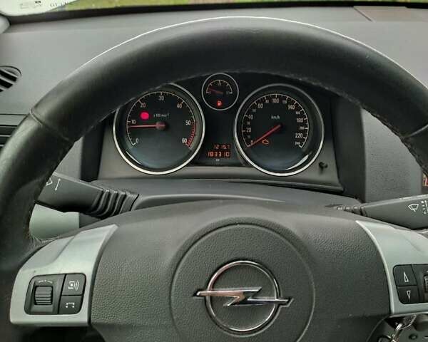Сірий Опель Астра, об'ємом двигуна 1.69 л та пробігом 183 тис. км за 7000 $, фото 9 на Automoto.ua