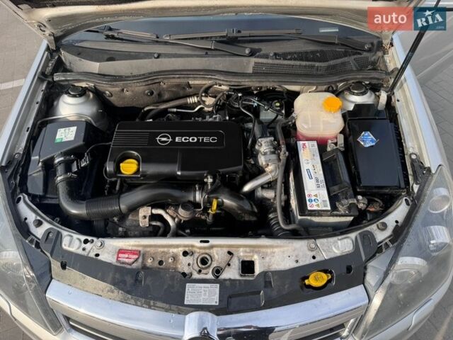 Серый Опель Астра, объемом двигателя 1.69 л и пробегом 230 тыс. км за 6300 $, фото 5 на Automoto.ua