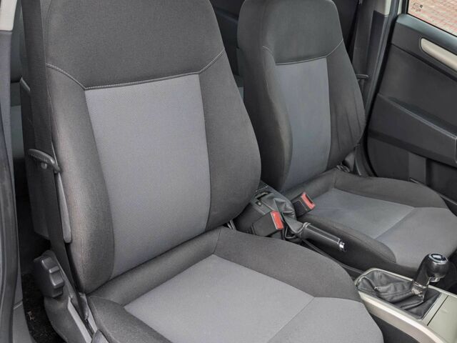 Серый Опель Астра, объемом двигателя 1.6 л и пробегом 240 тыс. км за 5750 $, фото 20 на Automoto.ua