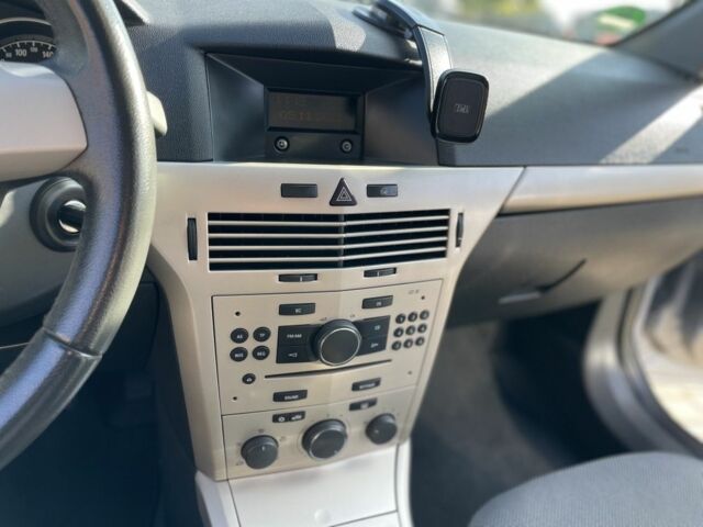 Серый Опель Астра, объемом двигателя 1.6 л и пробегом 228 тыс. км за 5500 $, фото 10 на Automoto.ua