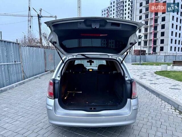 Серый Опель Астра, объемом двигателя 1.69 л и пробегом 252 тыс. км за 4999 $, фото 59 на Automoto.ua