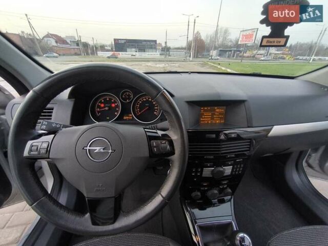 Серый Опель Астра, объемом двигателя 1.6 л и пробегом 229 тыс. км за 6000 $, фото 16 на Automoto.ua