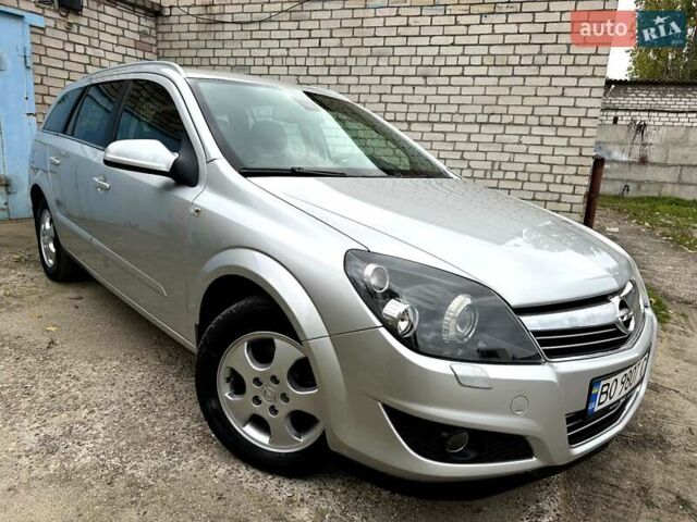 Опель Астра 2009 в Николаеве на Automoto.ua Серый Опель Астра, объемом двигателя 1.7 л и пробегом 304 тыс. км за 5950 $, фото 1 на Automoto.ua