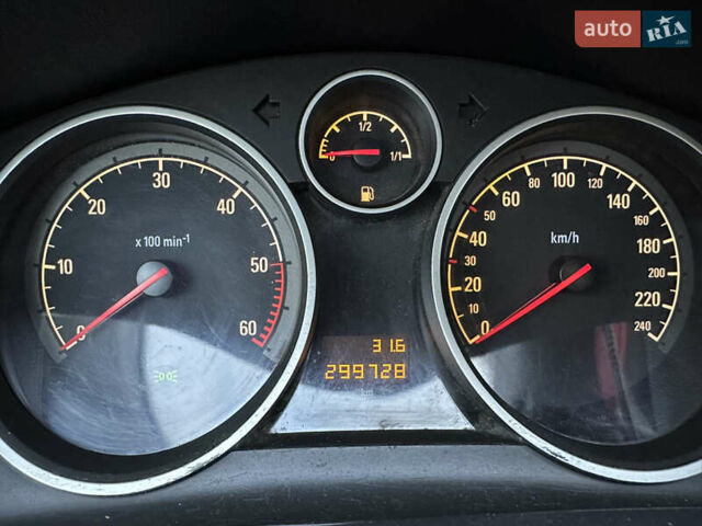 Серый Опель Астра, объемом двигателя 1.69 л и пробегом 300 тыс. км за 5500 $, фото 17 на Automoto.ua