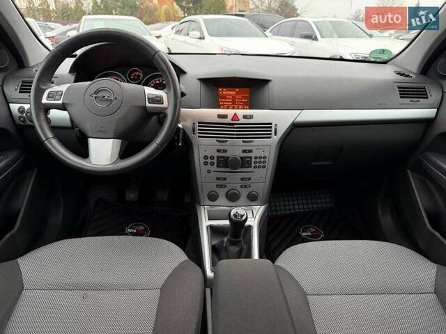 Серый Опель Астра, объемом двигателя 1.6 л и пробегом 218 тыс. км за 5900 $, фото 23 на Automoto.ua