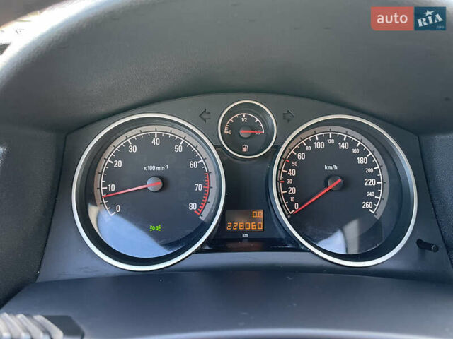 Серый Опель Астра, объемом двигателя 1.6 л и пробегом 228 тыс. км за 5500 $, фото 42 на Automoto.ua