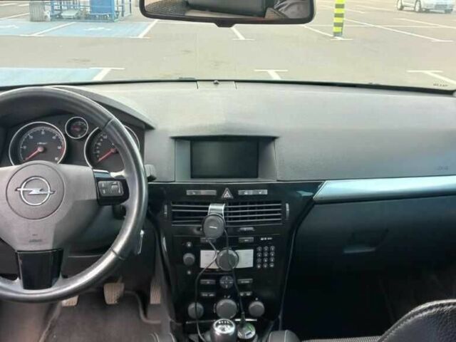 Серый Опель Астра, объемом двигателя 1.7 л и пробегом 320 тыс. км за 4900 $, фото 4 на Automoto.ua