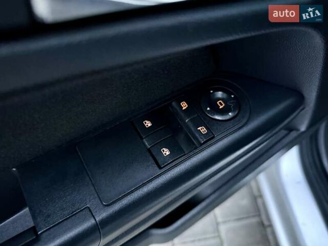 Серый Опель Астра, объемом двигателя 1.69 л и пробегом 252 тыс. км за 4999 $, фото 31 на Automoto.ua