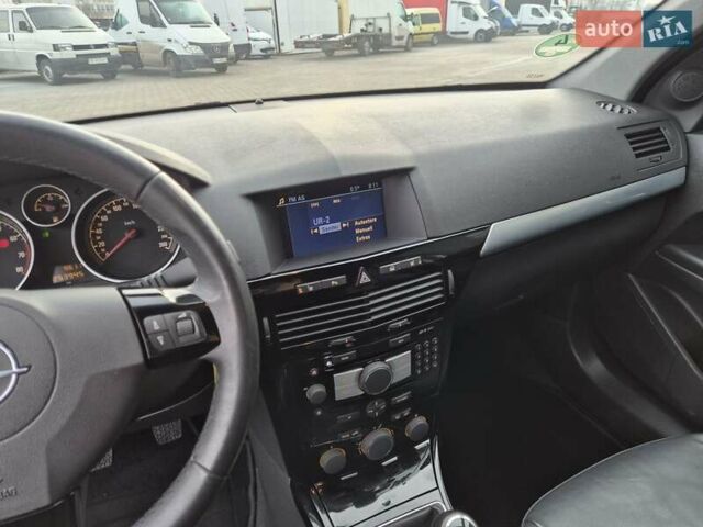 Серый Опель Астра, объемом двигателя 1.6 л и пробегом 253 тыс. км за 5650 $, фото 50 на Automoto.ua