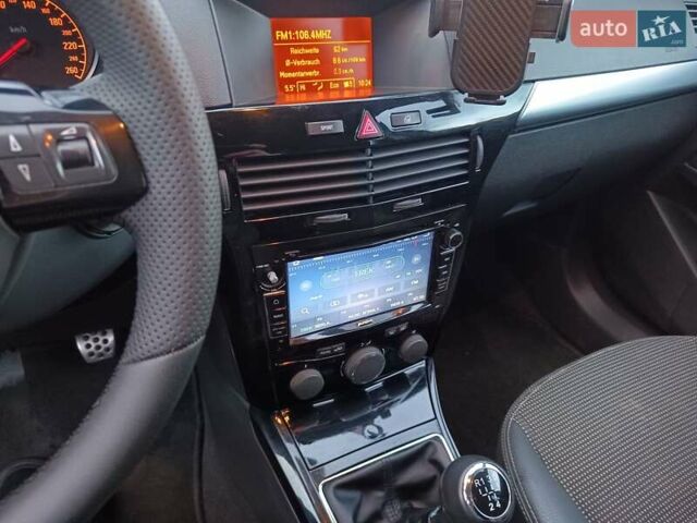 Серый Опель Астра, объемом двигателя 1.8 л и пробегом 261 тыс. км за 6500 $, фото 2 на Automoto.ua