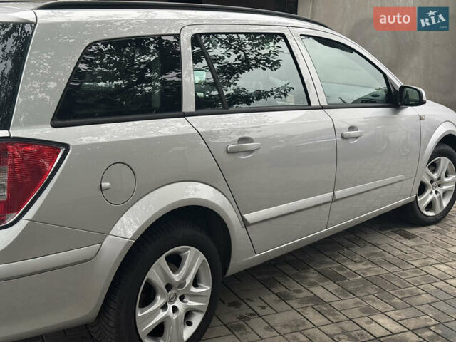 Серый Опель Астра, объемом двигателя 1.6 л и пробегом 237 тыс. км за 6300 $, фото 5 на Automoto.ua