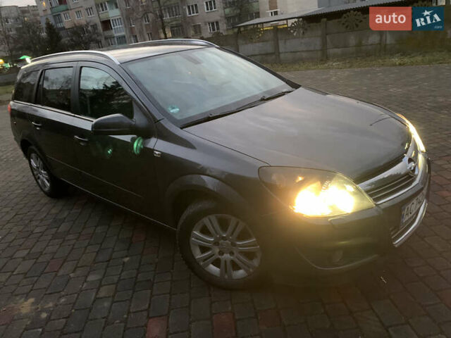 Серый Опель Астра, объемом двигателя 1.69 л и пробегом 294 тыс. км за 5000 $, фото 24 на Automoto.ua