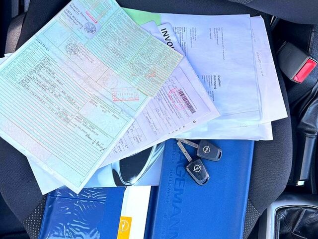 Серый Опель Астра, объемом двигателя 1.6 л и пробегом 20800 тыс. км за 5599 $, фото 11 на Automoto.ua