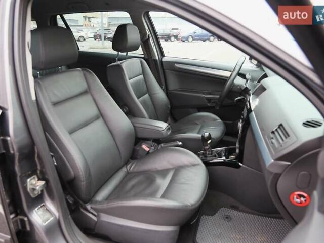 Серый Опель Астра, объемом двигателя 1.91 л и пробегом 278 тыс. км за 6200 $, фото 8 на Automoto.ua