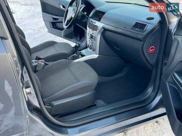 Серый Опель Астра, объемом двигателя 0 л и пробегом 208 тыс. км за 5599 $, фото 52 на Automoto.ua