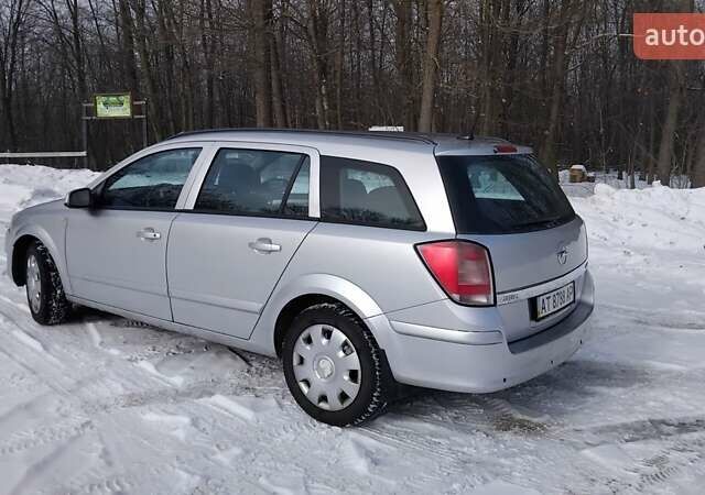 Серый Опель Астра, объемом двигателя 1.7 л и пробегом 500 тыс. км за 3950 $, фото 9 на Automoto.ua