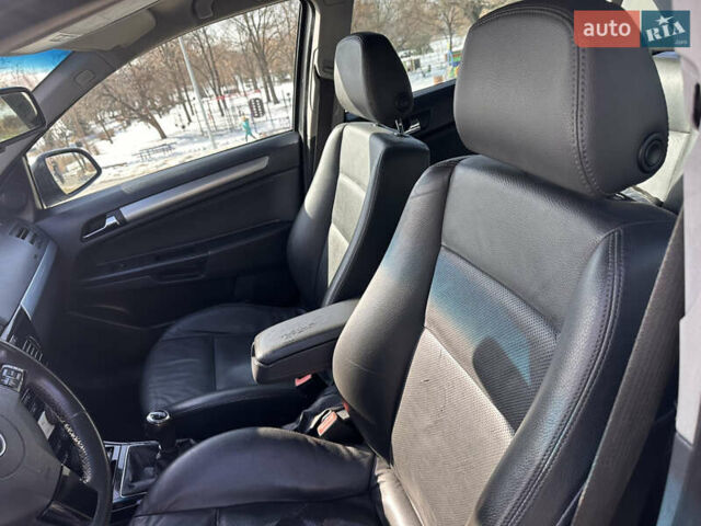 Серый Опель Астра, объемом двигателя 1.9 л и пробегом 220 тыс. км за 5300 $, фото 22 на Automoto.ua