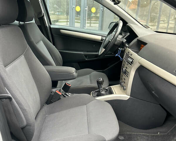 Сірий Опель Астра, об'ємом двигуна 1.6 л та пробігом 152 тис. км за 5999 $, фото 50 на Automoto.ua