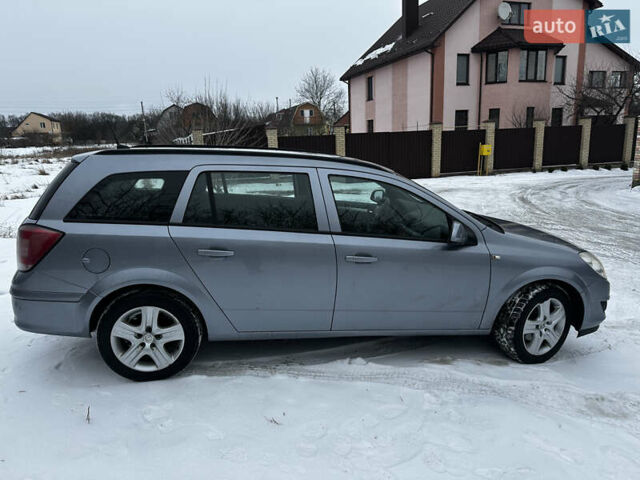 Серый Опель Астра, объемом двигателя 1.6 л и пробегом 265 тыс. км за 5250 $, фото 1 на Automoto.ua