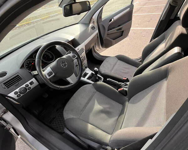 Сірий Опель Астра, об'ємом двигуна 1.6 л та пробігом 243 тис. км за 5500 $, фото 9 на Automoto.ua