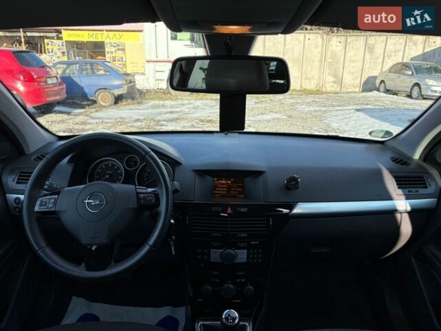 Серый Опель Астра, объемом двигателя 1.6 л и пробегом 183 тыс. км за 6600 $, фото 39 на Automoto.ua