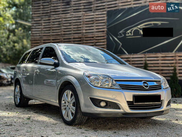 Серый Опель Астра, объемом двигателя 1.6 л и пробегом 210 тыс. км за 5500 $, фото 5 на Automoto.ua