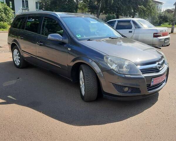 Серый Опель Астра, объемом двигателя 1.6 л и пробегом 236 тыс. км за 6000 $, фото 6 на Automoto.ua