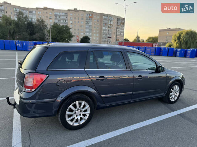 Серый Опель Астра, объемом двигателя 1.6 л и пробегом 203 тыс. км за 5400 $, фото 17 на Automoto.ua