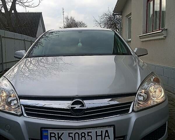 Сірий Опель Астра, об'ємом двигуна 1.6 л та пробігом 131 тис. км за 5200 $, фото 2 на Automoto.ua