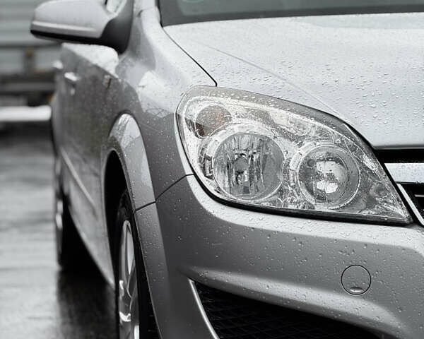 Серый Опель Астра, объемом двигателя 1.4 л и пробегом 199 тыс. км за 5350 $, фото 15 на Automoto.ua