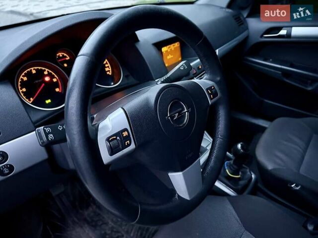 Серый Опель Астра, объемом двигателя 1.69 л и пробегом 252 тыс. км за 4999 $, фото 32 на Automoto.ua