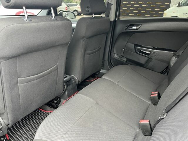 Серый Опель Астра, объемом двигателя 1.7 л и пробегом 254 тыс. км за 5900 $, фото 12 на Automoto.ua