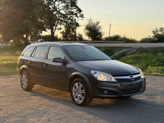 Серый Опель Астра, объемом двигателя 1.7 л и пробегом 271 тыс. км за 3700 $, фото 7 на Automoto.ua