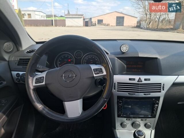 Серый Опель Астра, объемом двигателя 1.4 л и пробегом 188 тыс. км за 4400 $, фото 37 на Automoto.ua