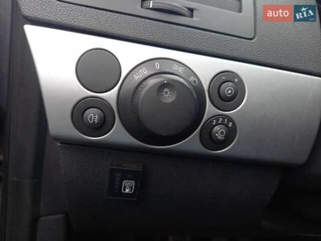 Серый Опель Астра, объемом двигателя 1.6 л и пробегом 263 тыс. км за 6600 $, фото 19 на Automoto.ua