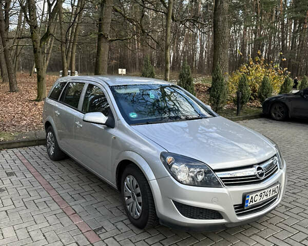 Серый Опель Астра, объемом двигателя 1.6 л и пробегом 260 тыс. км за 4750 $, фото 1 на Automoto.ua