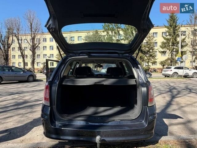 Серый Опель Астра, объемом двигателя 1.6 л и пробегом 232 тыс. км за 5900 $, фото 7 на Automoto.ua