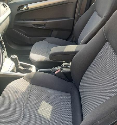 Серый Опель Астра, объемом двигателя 1.4 л и пробегом 188 тыс. км за 4400 $, фото 34 на Automoto.ua