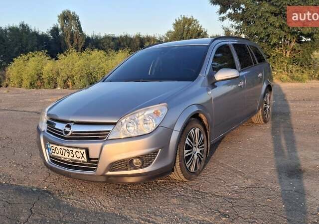Серый Опель Астра, объемом двигателя 1.6 л и пробегом 208 тыс. км за 5900 $, фото 9 на Automoto.ua