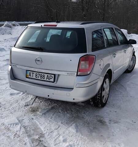 Серый Опель Астра, объемом двигателя 1.7 л и пробегом 500 тыс. км за 3950 $, фото 1 на Automoto.ua