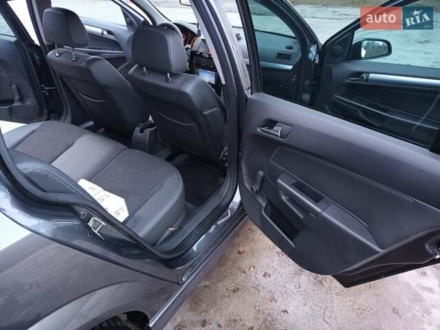 Серый Опель Астра, объемом двигателя 1.8 л и пробегом 261 тыс. км за 6500 $, фото 22 на Automoto.ua