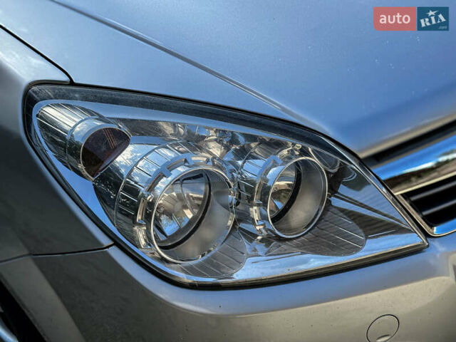 Серый Опель Астра, объемом двигателя 1.6 л и пробегом 210 тыс. км за 5500 $, фото 41 на Automoto.ua