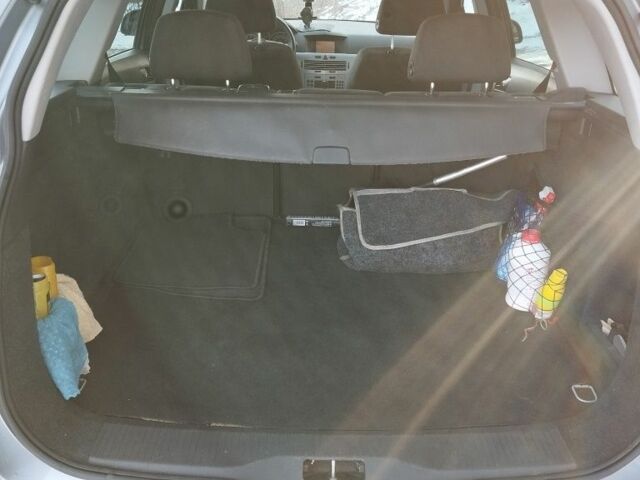 Опель Астра 2009 в Вышгороде на Automoto.ua Серый Опель Астра, объемом двигателя 1.6 л и пробегом 207 тыс. км за 5900 $, фото 2 на Automoto.ua