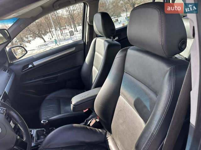 Серый Опель Астра, объемом двигателя 1.9 л и пробегом 220 тыс. км за 5300 $, фото 23 на Automoto.ua